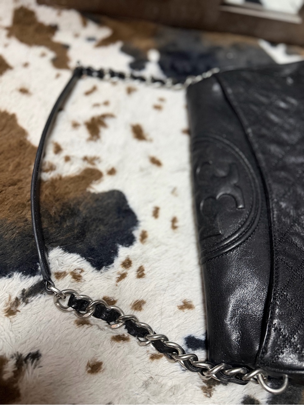 Tory Burch Black Leather Shoulder Clutch with Chain Strap - Picture 4 of 7